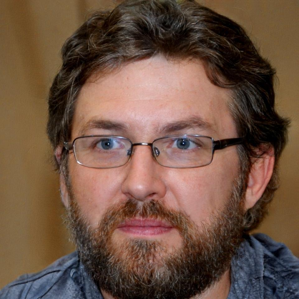 Portrait de Marc Durand, expert en planification financière